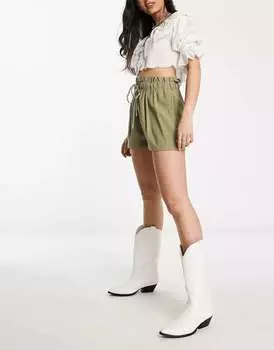 Короткие льняные шорты с эластичной резинкой на талии Pull&Bear цвета хаки