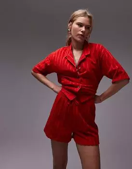 Короткие махровые шорты Topshop красного цвета