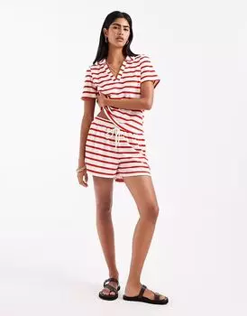 Короткие махровые шорты Vero Moda в красную полоску