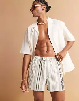 Короткие шорты для плавания ASOS DESIGN в кремовую полоску с принтом