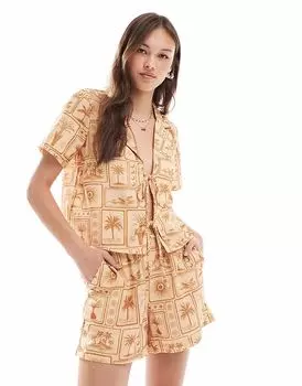 Короткие шорты Vero Moda с тональным принтом в виде открытки