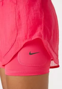 Короткие спортивные штаны Nike, розовый