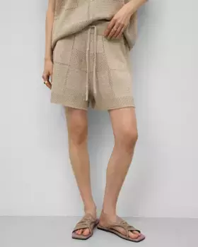 Короткие женские шорты-бермуды ажурной вязки Adolfo Dominguez, цвет Crudo