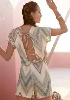 Короткий летний комбинезон LASCANA с глубоким вырезом на спине и принтом по всей поверхности, зеленый