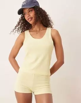 Короткий махровый комбинезон ASOS DESIGN лимонного цвета
