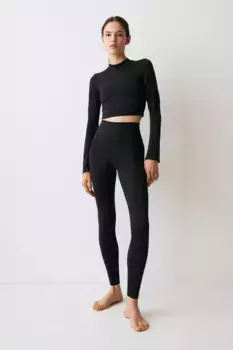 Короткий спортивный топ от softmove H&M, черный