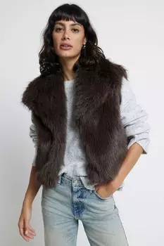 Короткий темный жилет из искусственного меха River Island, коричневый