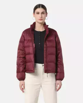 Короткий женский пуховик на молнии Levi's, цвет Granate