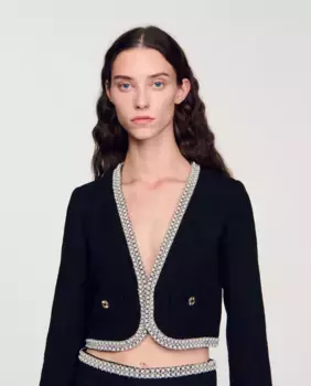 Короткий женский жакет из твила со стразами Sandro, черный