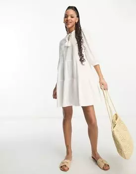 Короткое белое свободное платье Vero Moda с кружевными деталями