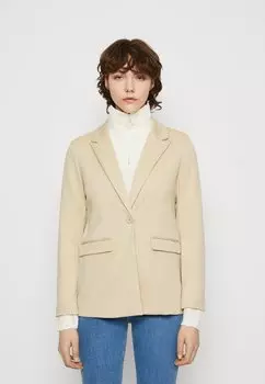 Короткое пальто b.young