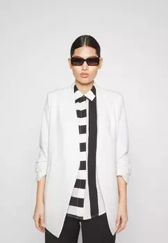 Короткое пальто DKNY