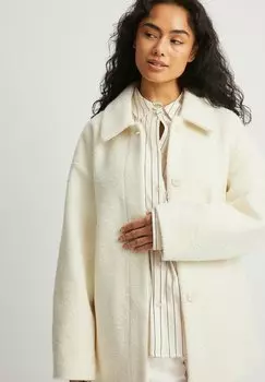 Короткое пальто STRUKTURIERTE MIT GRTEL NA-KD, цвет light beige