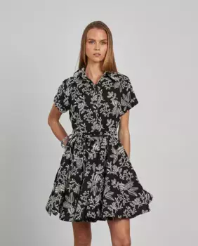 Короткое платье без рукавов с цветочным принтом и круглым вырезом Alma en Pena, черный