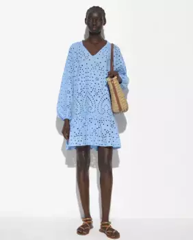 Короткое платье с длинными рукавами и цветочной перфорацией Parfois, синий