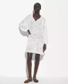 Короткое платье с длинными рукавами и цветочной перфорацией Parfois, белый