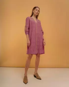 Короткое платье с длинными рукавами и вышивкой Niza, розовый