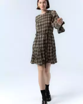 Короткое платье с французскими рукавами и рюшами Catalina Niza, коричневый