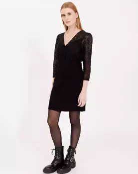 Короткое платье с французскими рукавами и кружевом Naf Naf, черный