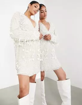 Короткое платье с глубоким вырезом цвета слоновой кости ASOS с каплями и жемчужными бусинами