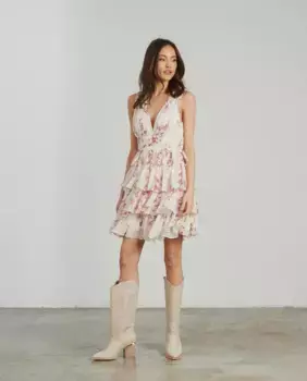 Короткое платье с рюшами, присборенной талией и бретелями Alma en Pena, розовый