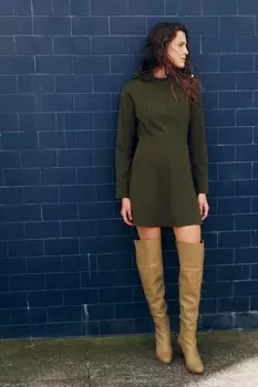 Короткое платье с золотыми пуговицами на плечах ZARA, хаки