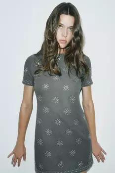 Короткое платье со стразами ZARA, серый