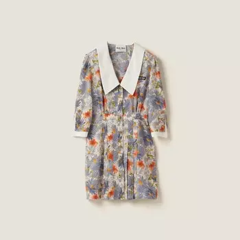 Короткое плиссированное платье из марокканского крепа с цветочным принтом Miu Miu, серый