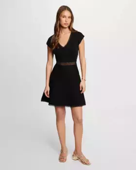 Короткое расклешенное трикотажное платье Morgan, черный