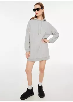 Короткое серое меланжевое женское платье с воротником с капюшоном People By Fabrika