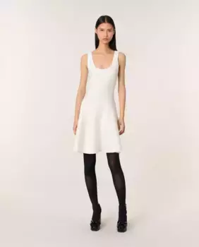 Короткое трикотажное платье с пайетками Maje, белый