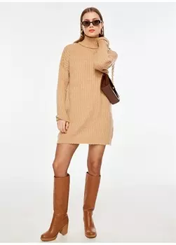 Короткое женское платье из верблюжьей шерсти с круглым вырезом People By Fabrika