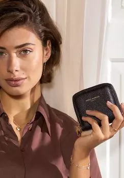 Кошелек Isabel Bernard