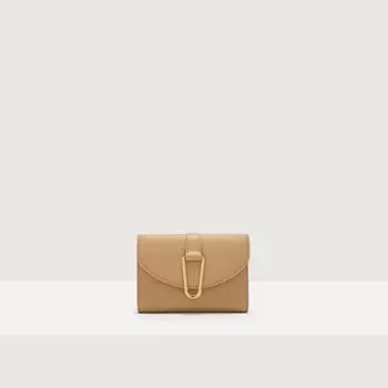 Кошелек из зерненой кожи среднего размера Coccinelle HIMMA, бежевый