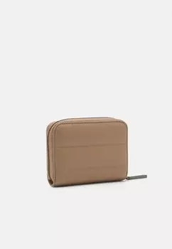 Кошелек Line Quilt Medium Zip Around Calvin Klein, лисичка