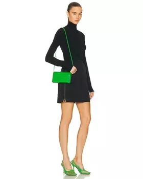 Кошелек на ремешке Bottega Veneta, цвет Parakeet & Gold