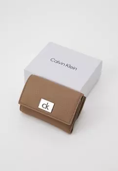 Кошелек PLAQUE SMALL TRIFOLD Calvin Klein, бежевый