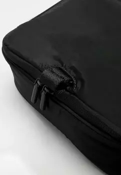 Косметичка OYSHO, черный