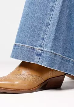 Ковбойские/байкерские ботильоны SIENNA CARSON VIA VAI, цвет natural