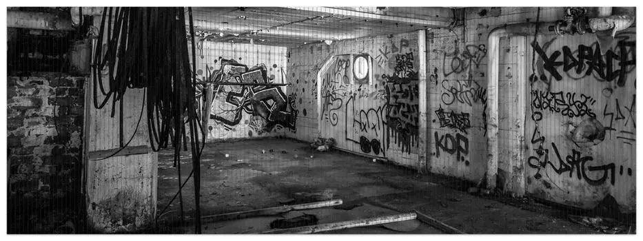 Коврик для душа Wallario, нескользящий коврик, коврик для ванной, коврик для двери, старая заброшенная фабрика в черно-белом цвете с граффити, размер примерно 180 х 65 см, черный