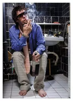 Коврик для душа Wallario, нескользящий коврик, коврик для ванной, коврик для туалета, туалетная вечеринка - сексуальный мужчина в туалете с сигаретой, размер примерно 70 х 50 см, синий