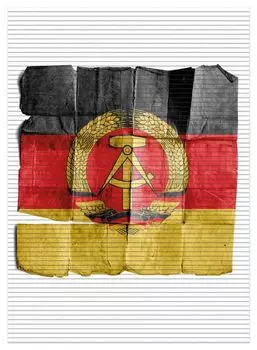 Коврик для душа Wallario, нескользящий коврик, коврик для ванной, коврик для ног, флаг ГДР на старой бумаге - черный, красный, золотой, размер ок. 90 х 65 см, белый