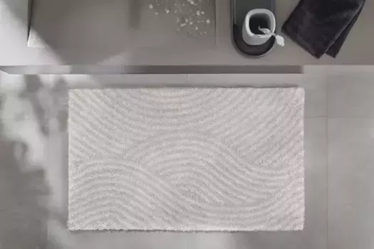 Коврик для ванной Kleine Wolke "Calma", высота 30 мм, с противоскользящим покрытием, подходит для пола с подогревом, коврик для ванной, волнистый дизайн квадрат (60х60 см), цвет nebel