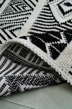 Коврик для ванной Mijolnir, черный