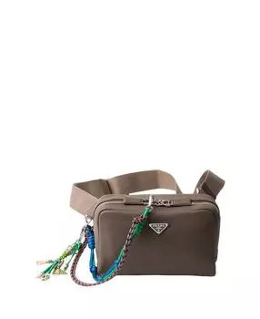 Кожаная сумка через плечо с подвеской Prada, серый