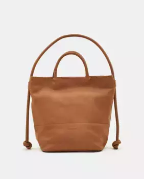 Кожаная сумка-тоут Calvia среднего коричневого цвета с многопозиционной ручкой Mint & Rose