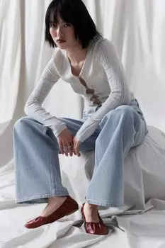 Кожаные балетки на плоской подошве с рюшами & Other Stories, красный