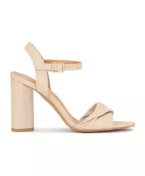 Кожаные босоножки на привлекательном каблуке. Kazar, бежевый