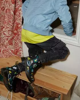 Кожаные ботинки на шнуровке Junior 1460 с принтом и наклейками Dr. Martens