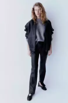 Кожаные брюки с разрезом на брючинах H&M, черный